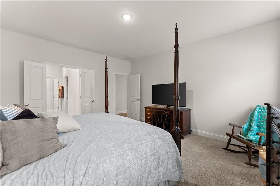 Furnished interior view inside a new home in , Dawsonville (Image 32).