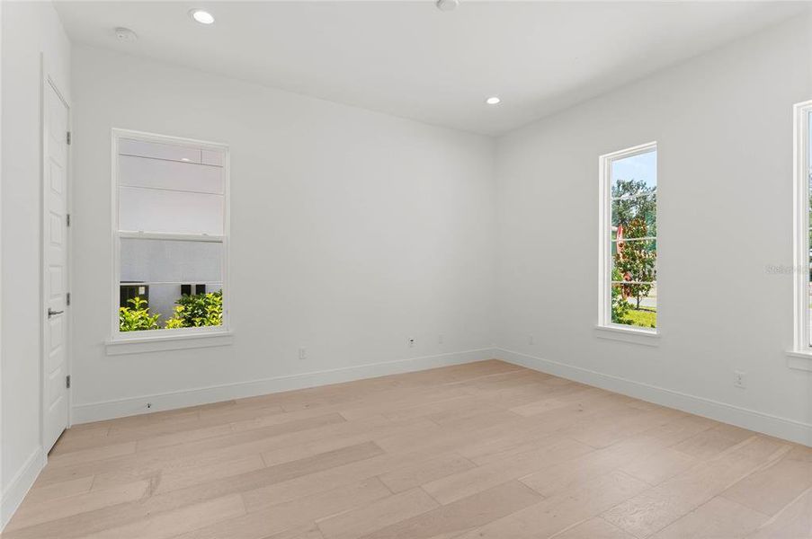 Spacious, unfurnished interior of a new home in , Sanford (Image 31).