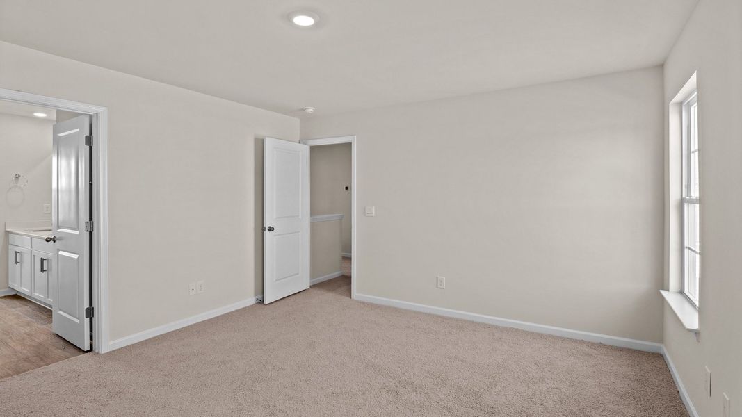 Spacious, unfurnished interior of a new home in Chandler Pointe, Rural Hall (Image 13).