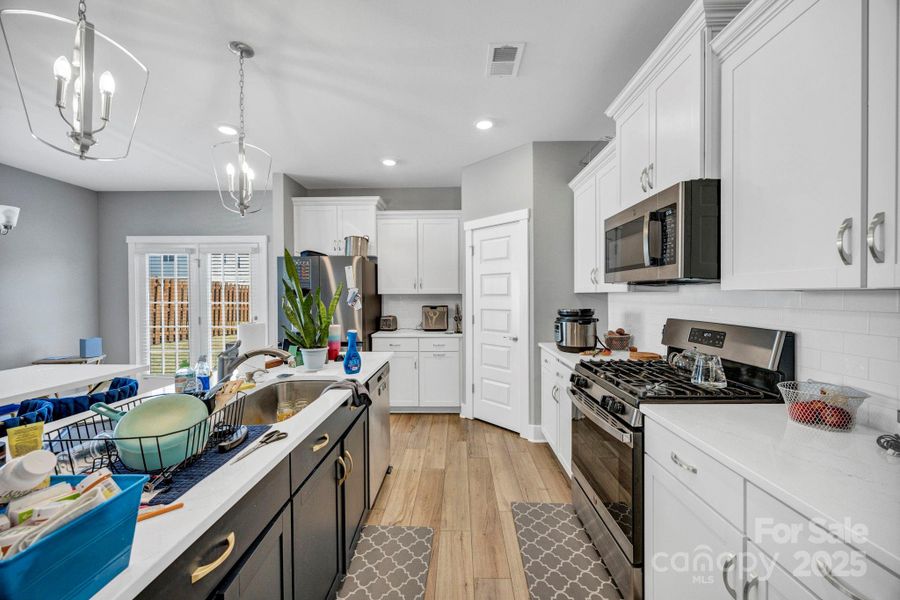 Furnished interior view inside a new home in , Columbia (Image 10).