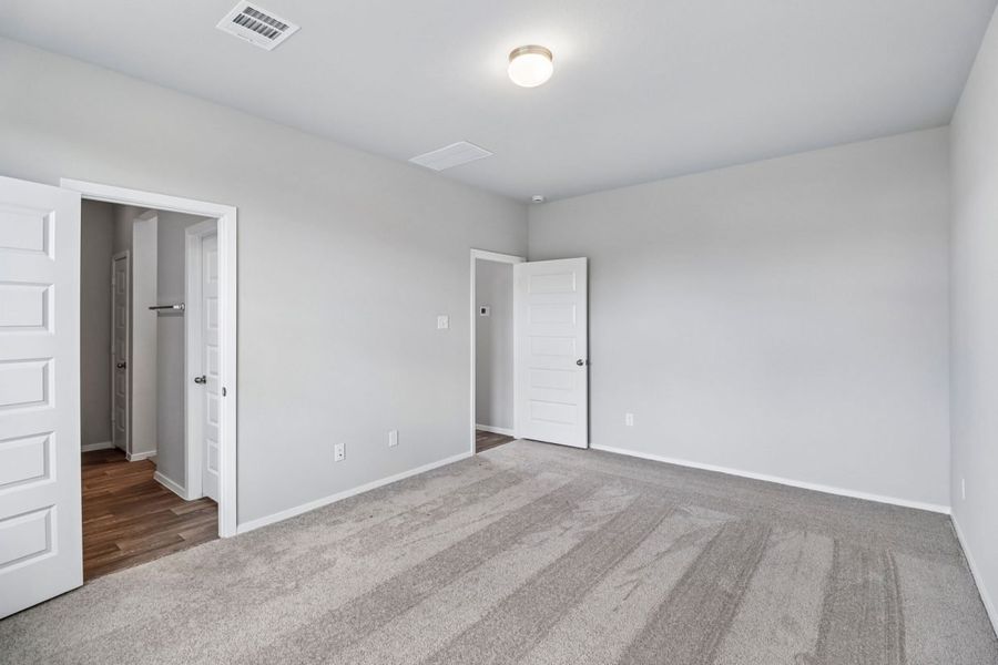 Spacious, unfurnished interior of a new home in Sorella, Tomball (Image 16). Spacious, unfurnished interior of a new home in Sorella, Tomball (Image 16).