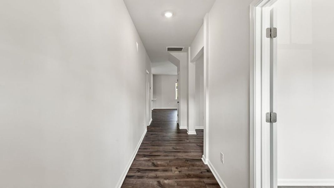 Spacious, unfurnished interior of a new home in Chestnut Ridge, Greenville (Image 17).