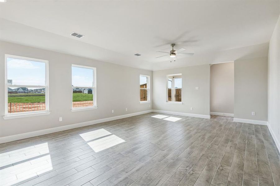 Spacious, unfurnished interior of a new home in Venetian, Weston (Image 11).