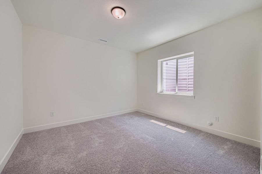 Spacious, unfurnished interior of a new home in Sterling Ranch 50s, Colorado Springs (Image 26).