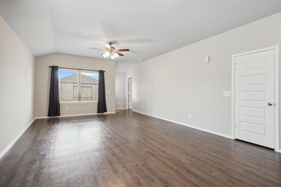 Spacious, unfurnished interior of a new home in , Waller (Image 21).