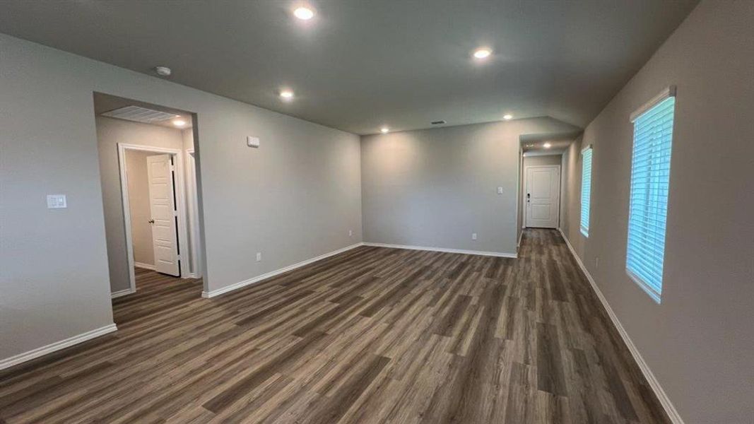 Open Dining-Living Open Dining-Living