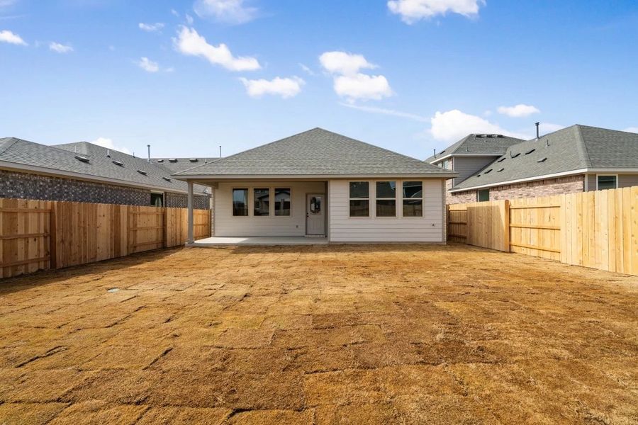 Exterior details and patio area of a home in Berry Creek Highlands, Georgetown (Image 29).