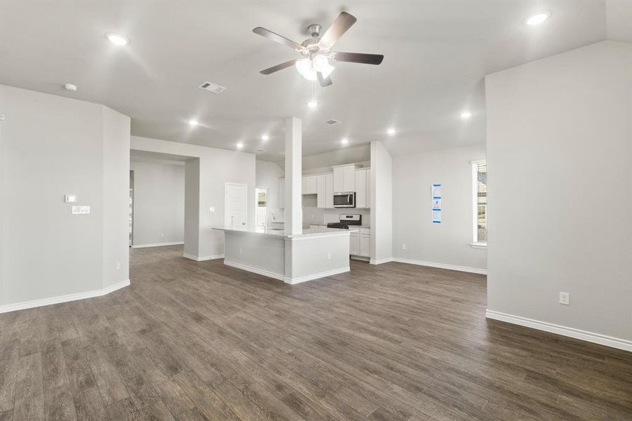 Spacious, unfurnished interior of a new home in Rocky Creek Crossing, Fort Worth (Image 17).