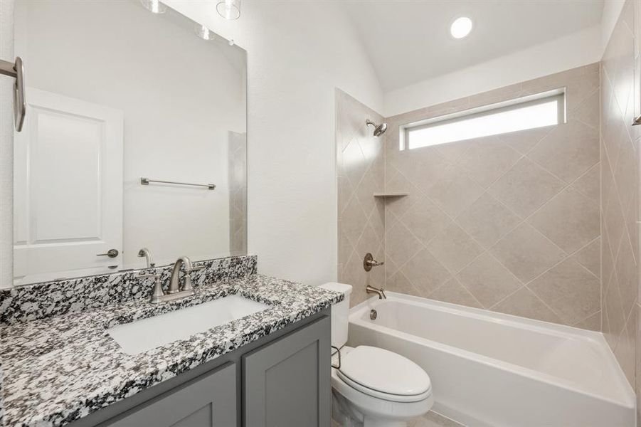 Furnished interior view inside a new home in Somerset, Venus (Image 10).