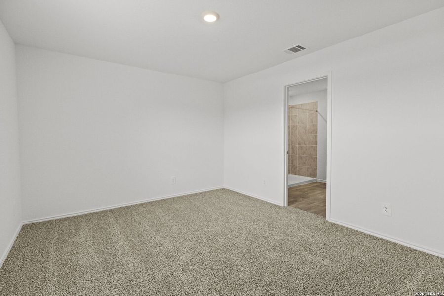 Spacious, unfurnished interior of a new home in Hickory Ridge, Elmendorf (Image 34).