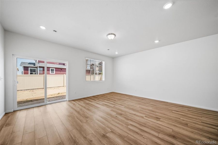 Spacious, unfurnished interior of a new home in , Aurora (Image 16).