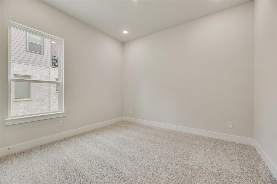 Spacious, unfurnished interior of a new home in Collin Creek, Plano (Image 22). Spacious, unfurnished interior of a new home in Collin Creek, Plano (Image 22).