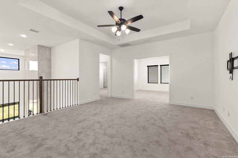 Spacious, unfurnished interior of a new home in Esperanza, Boerne (Image 47).