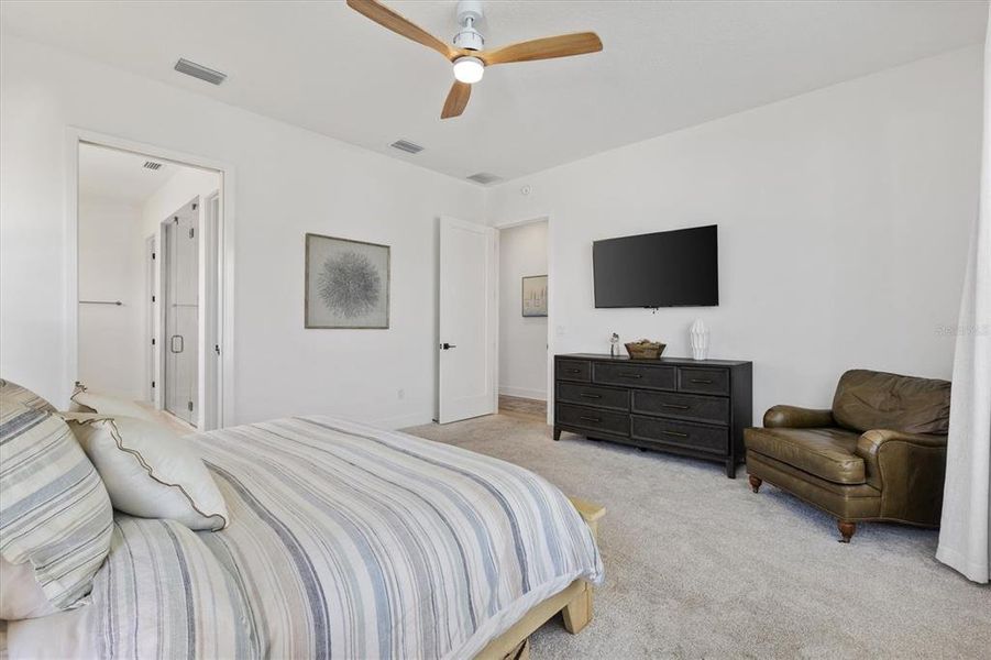 Furnished interior view inside a new home in , Okahumpka (Image 37).