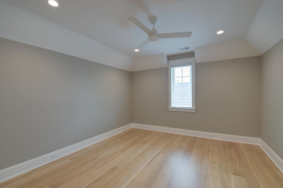 Spacious, unfurnished interior of a new home in Daniel Island Park, Charleston (Image 67).