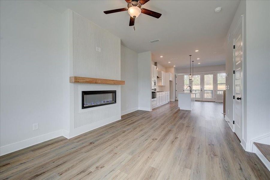 Spacious, unfurnished interior of a new home in Barrett Pointe, Kennesaw (Image 27).