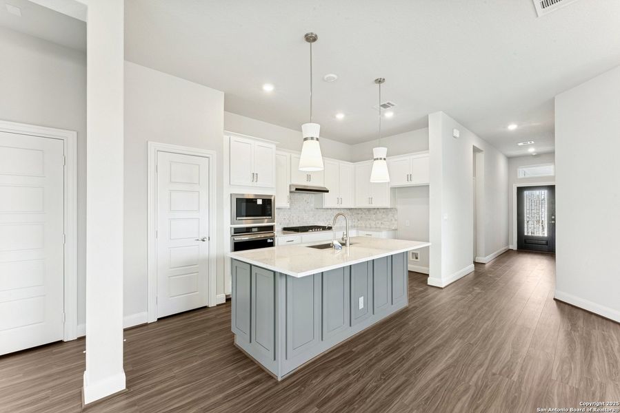 Furnished interior view inside a new home in The Crossvine 45’, Schertz (Image 4).