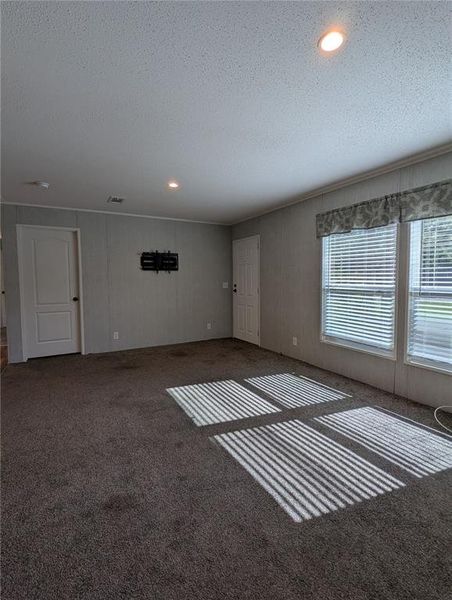 Spacious, unfurnished interior of a new home in , Lake Wales (Image 30).