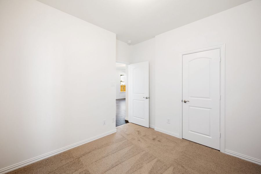 Spacious, unfurnished interior of a new home in Edgewater, Fate (Image 28).