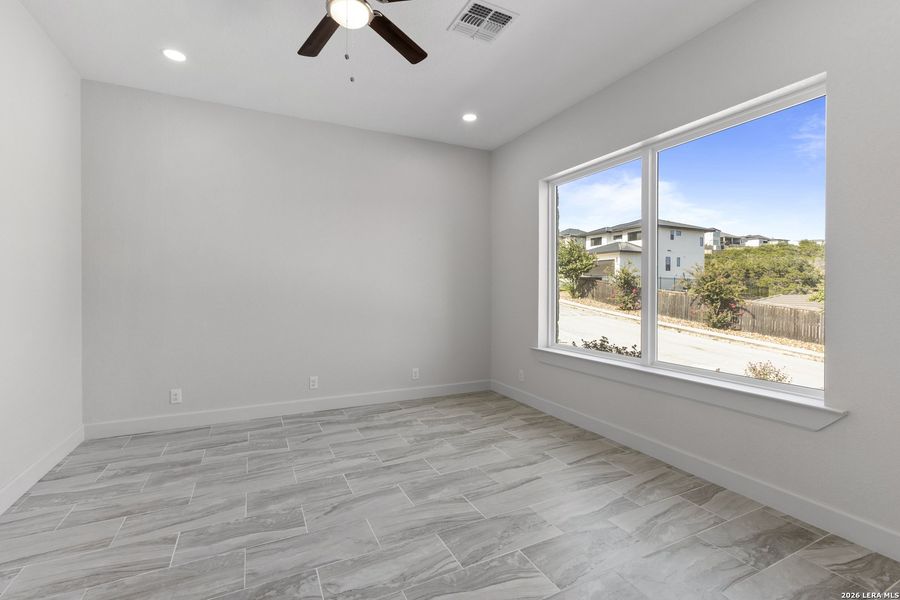 Spacious, unfurnished interior of a new home in , San Antonio (Image 34).