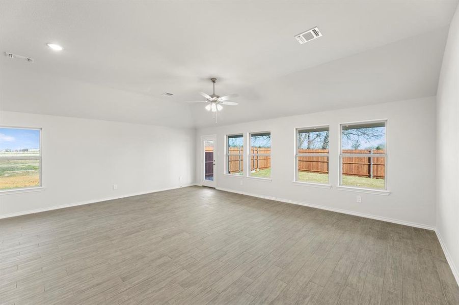 16. 7816 Kingfisher - Family (2)