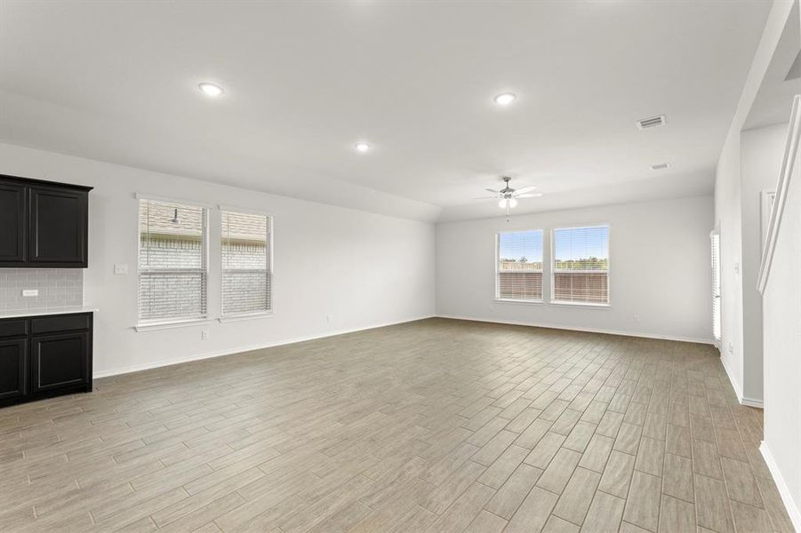 08. 203 Bandit - Dining 08. 203 Bandit - Dining