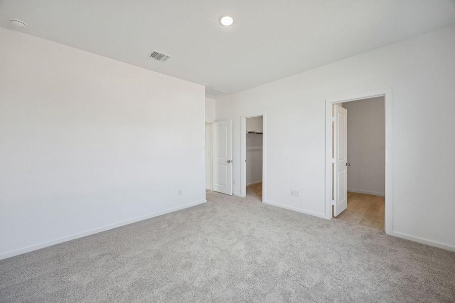 Spacious, unfurnished interior of a new home in Stokesbury, Waller (Image 22).