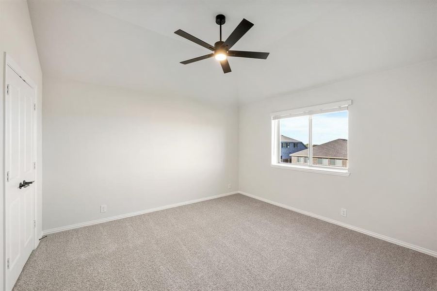 Spacious, unfurnished interior of a new home in Star Ranch Classic 50, Godley (Image 33).