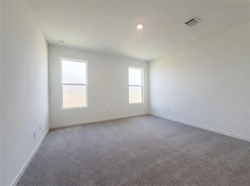 Spacious, unfurnished interior of a new home in River Ranch, Dayton (Image 18).