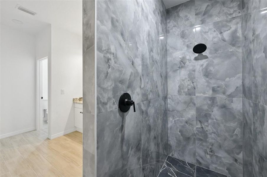 Image 33 of a home in .