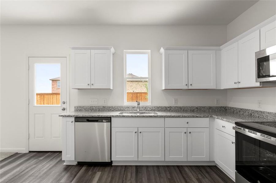 12. 14156 Donahue - Kitchen (2) 12. 14156 Donahue - Kitchen (2)