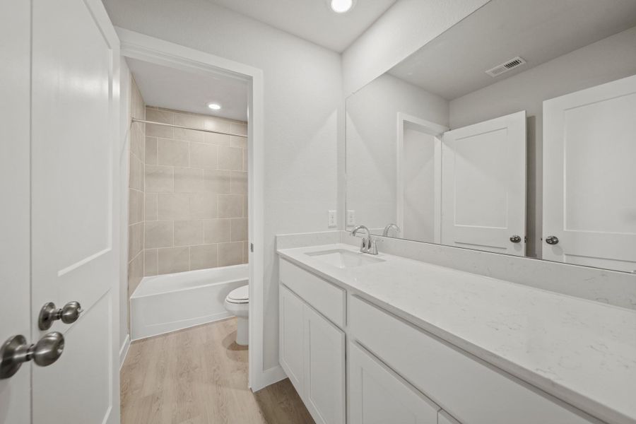 Furnished interior view inside a new home in Russell Ranch, Bay City (Image 11).