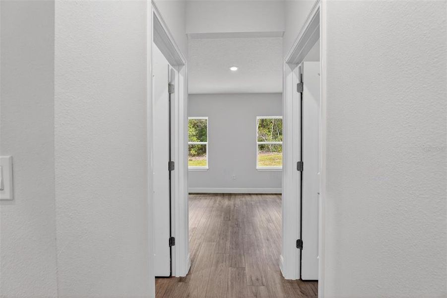 Spacious, unfurnished interior of a new home in , Citrus Springs (Image 23).
