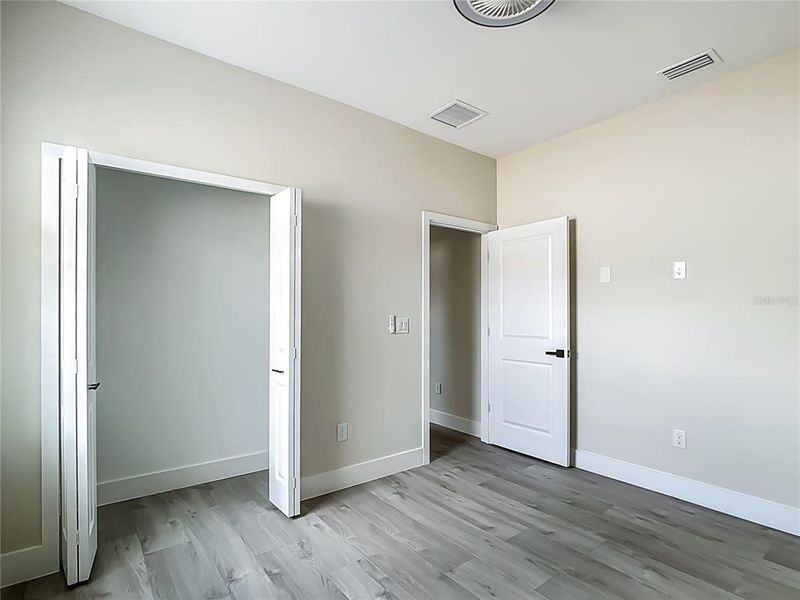 Spacious, unfurnished interior of a new home in , Ocala (Image 31).