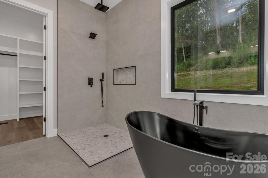 Image 43 of a home in .