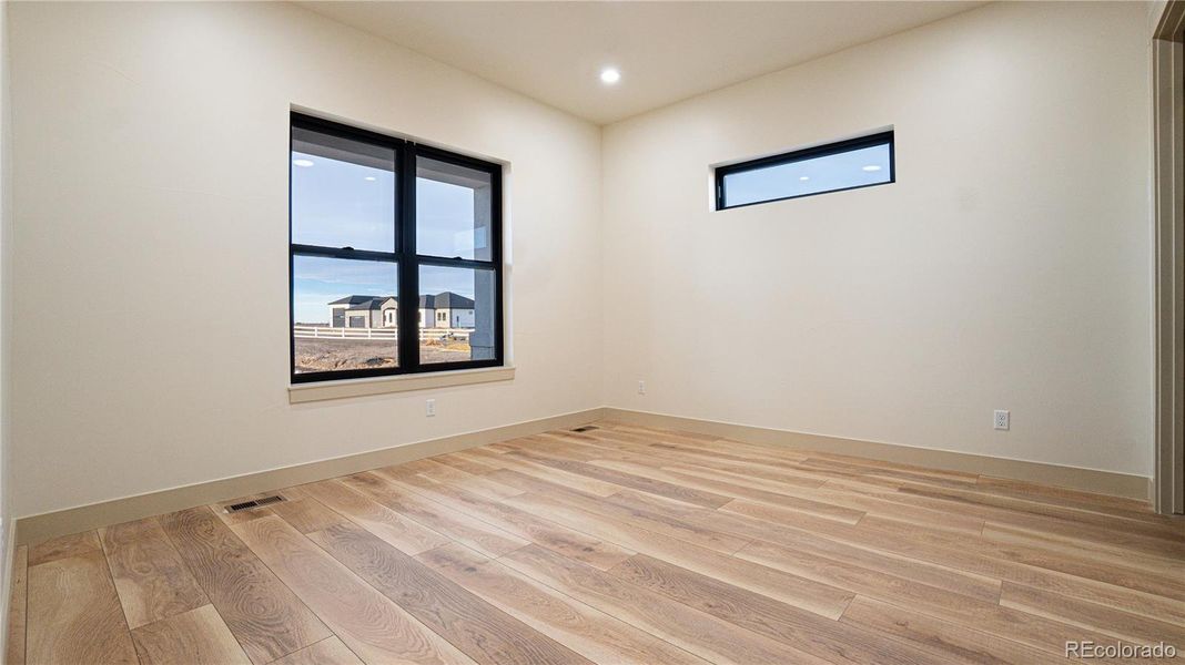 Spacious, unfurnished interior of a new home in , Keenesburg (Image 20).