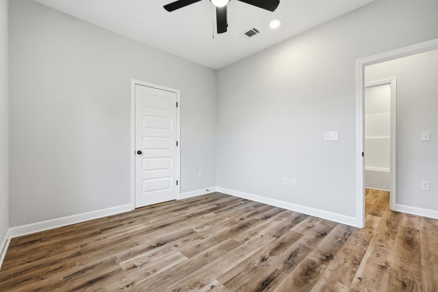 Spacious, unfurnished interior of a new home in , Crestview (Image 43).