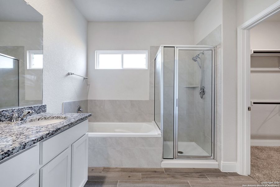 Furnished interior view inside a new home in Steele Creek, Cibolo (Image 3).