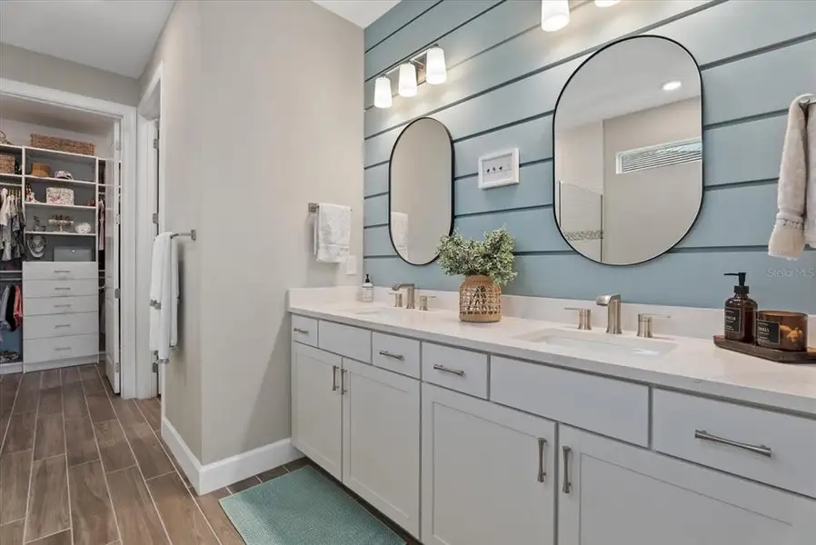 Furnished interior view inside a new home in , Englewood (Image 11).