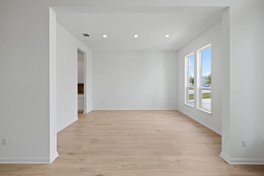 Spacious, unfurnished interior of a new home in , Leander (Image 31).