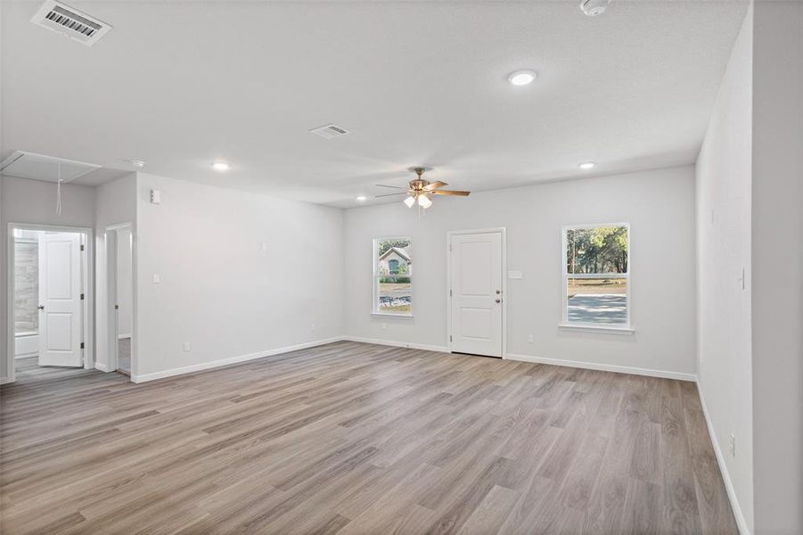 Spacious, unfurnished interior of a new home in , Rio Vista (Image 20).