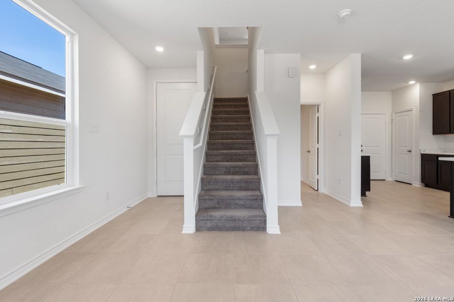 Spacious, unfurnished interior of a new home in Spanish Trails Villas, San Antonio (Image 28).