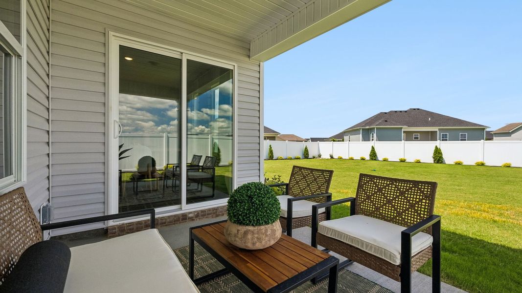 Representative exterior details of a home built from the Aria by D.R. Horton in CDJ Farms, Portland (Image 25).