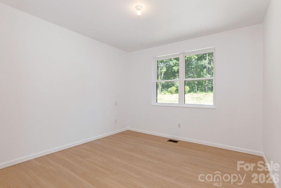 Spacious, unfurnished interior of a new home in , Flat Rock (Image 29).