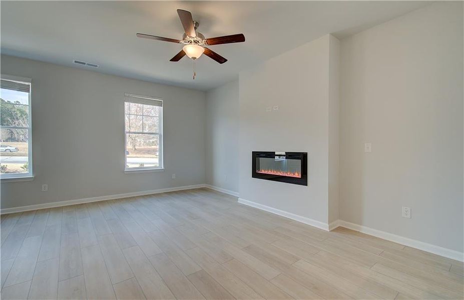 Spacious, unfurnished interior of a new home in Daybreak, Newnan (Image 10).