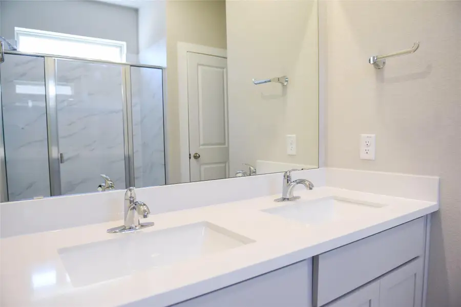 Dual Vanities in Primary Bath