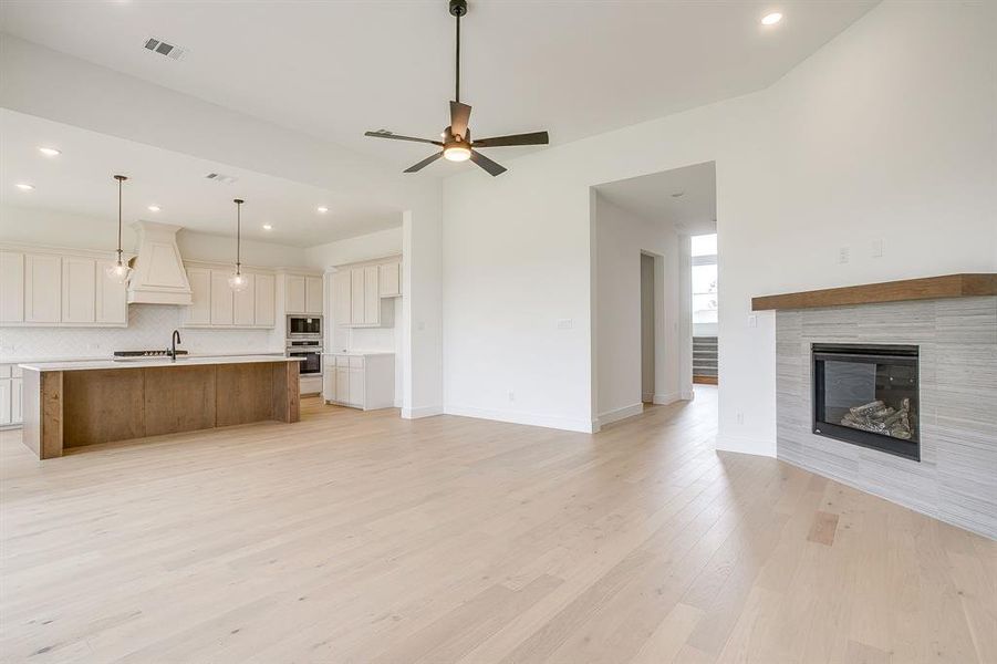 Spacious, unfurnished interior of a new home in Talon Hills, Fort Worth (Image 36). Spacious, unfurnished interior of a new home in Talon Hills, Fort Worth (Image 36).