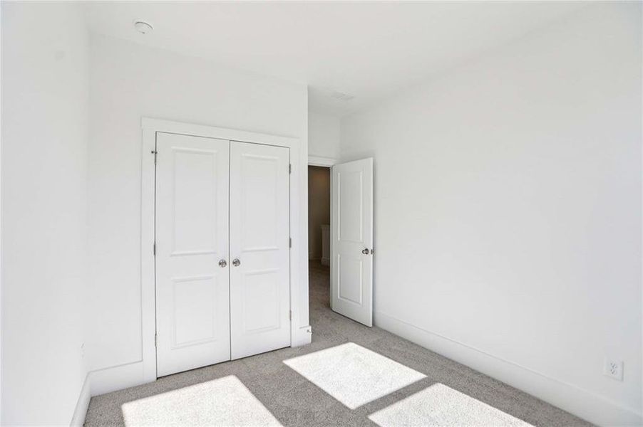 Spacious, unfurnished interior of a new home in Park Vue, Atlanta (Image 26).