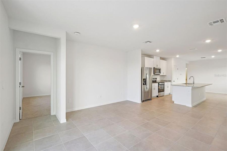 Spacious, unfurnished interior of a new home in Leyland Preserve - Premier Series, Brooksville (Image 16).