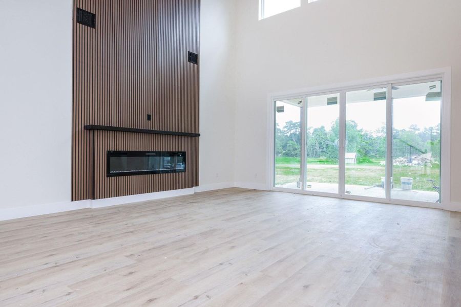 Spacious, unfurnished interior of a new home in , Tomball (Image 16).